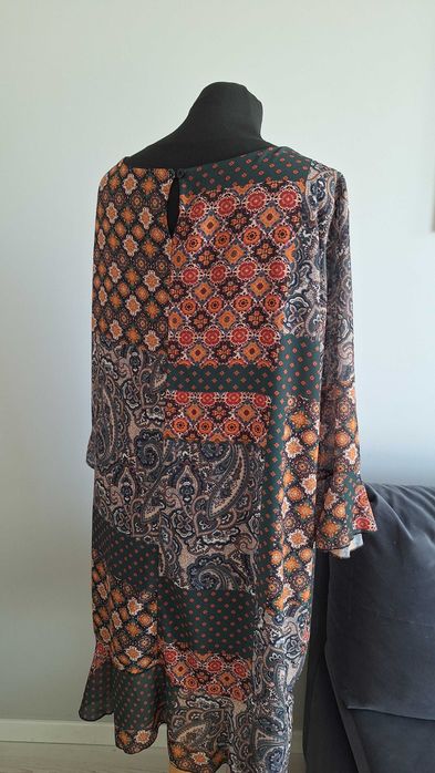 sukienka elegancka na podszewce w roz. 52
