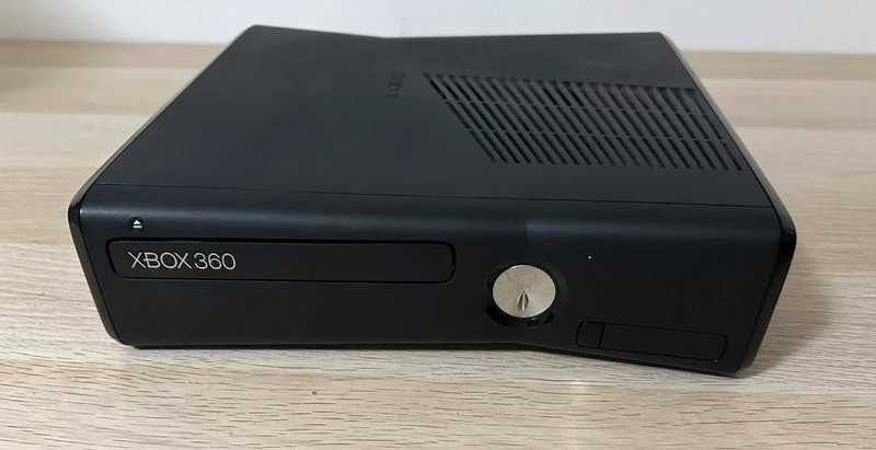 Xbox 360 Slim 250GB