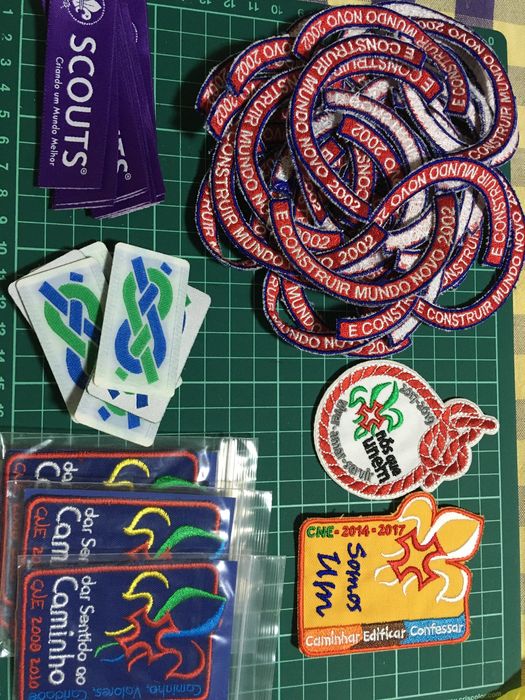 Insignias escutistas variadas