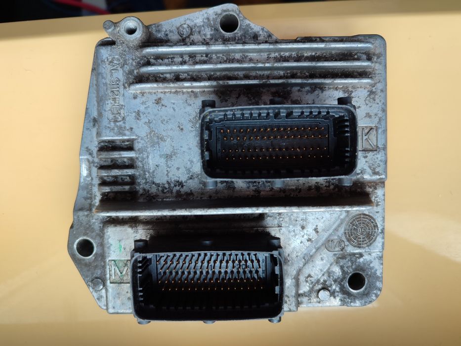 ЕБУ електронний блок управління Opel astra h