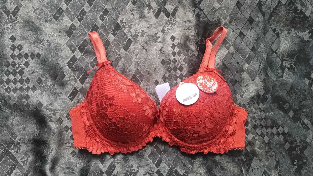 Гарний  бюстгалтер 75 В