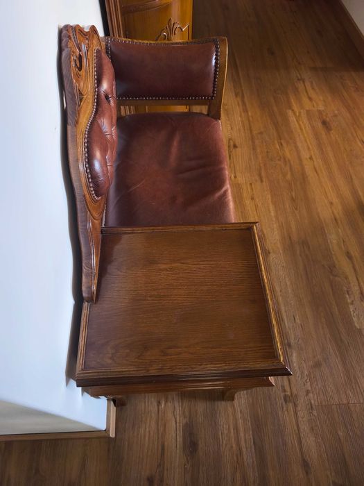 Móvel de entrada com banco e mesa