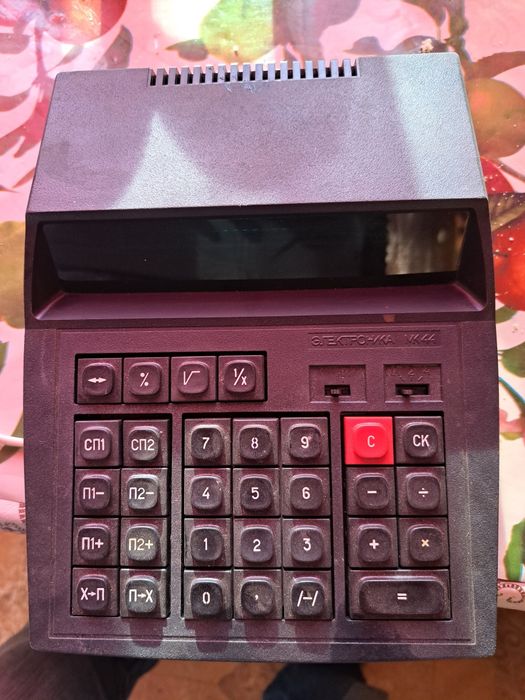 Продам калькулятор.