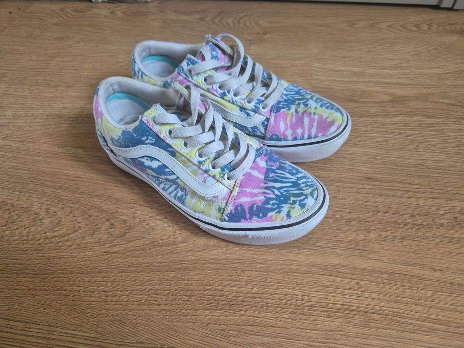Kolorowe buty Vans