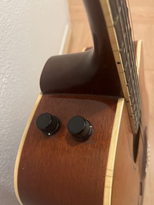 Guitarra Acústica Maison em Excelente Estado
