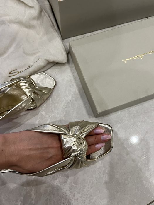 Босоножки Santoni!