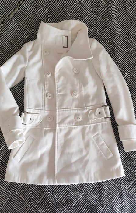 Casaco branco novo.