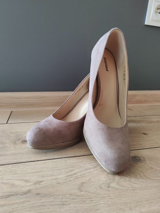 Sprzedam buty na obcasie