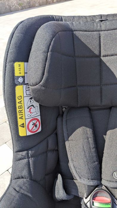 Fotelik samochodowy Avionaut Aerofix z bazą ISOFIX