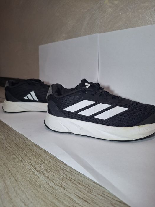 Кросівки бігові adidas,розмір 33,б.у