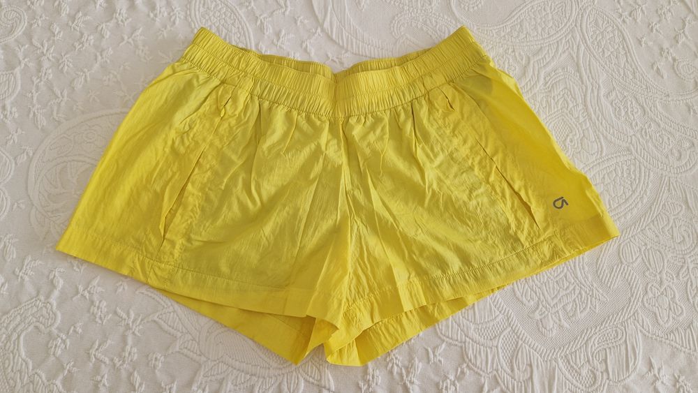 Calções Gap, Dri-Fit tamanho S, amarelo