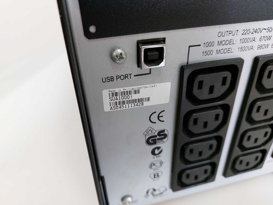 Zasilacz UPS APC Smart-UPS 1000VA tower (SUA1000I)