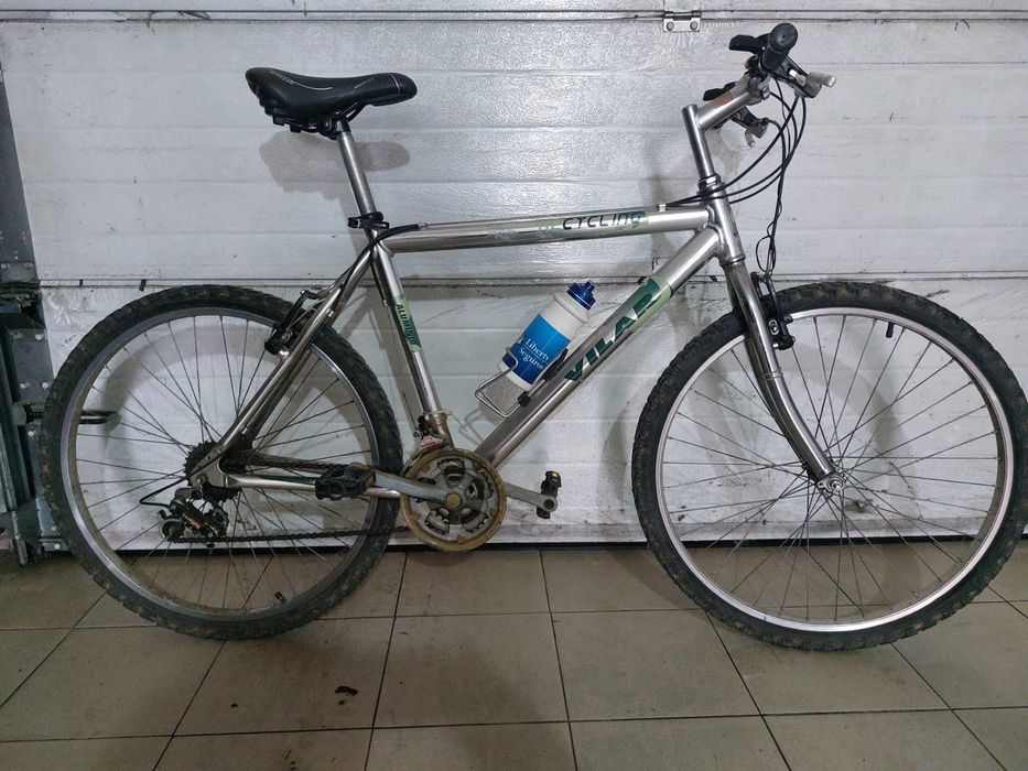 Bicicleta em Alumínio, roda 26".