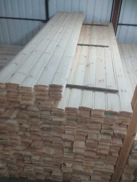 Sosnowa podbitka dachowa