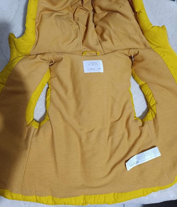 Жилетка Zara           .