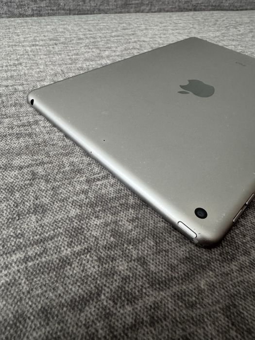 iPad 6 32GB Wi-Fi Gray (8)