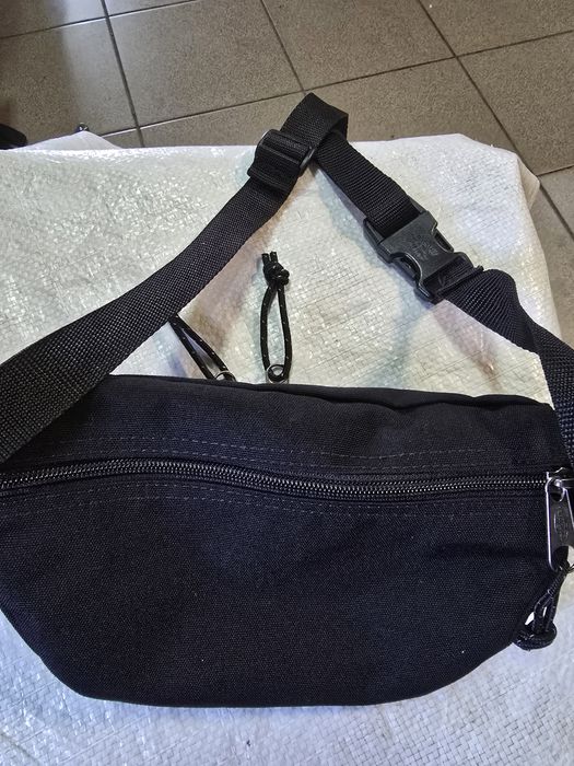 Поясна сумка Eastpak Springer чорного кольору