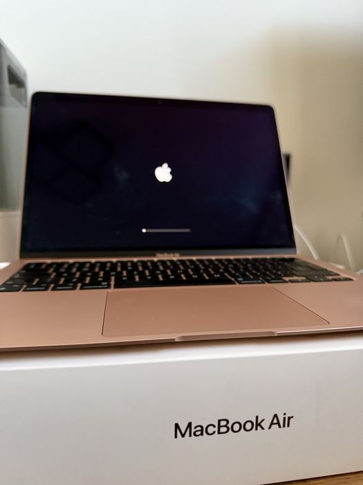 MacBook Air M1, 8 CPU/8 GPU 13