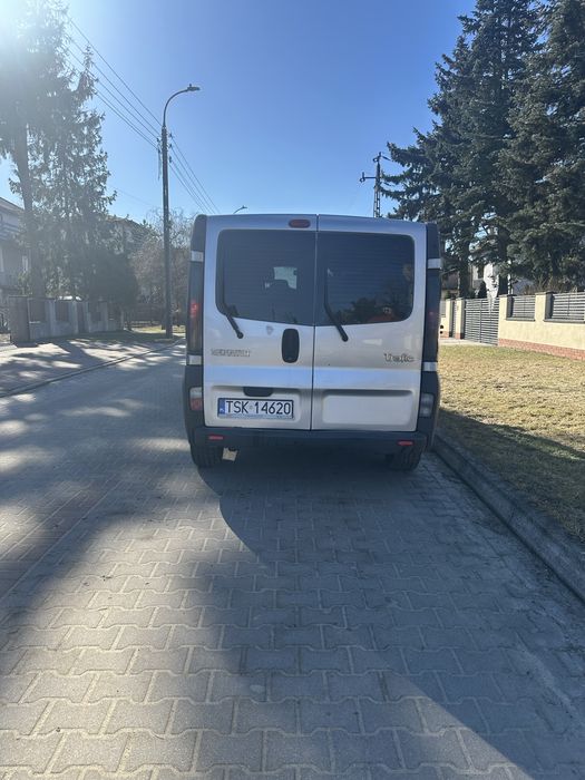Renault Trafic 1.9 DCI 9 osobowy 2004r. NAVI