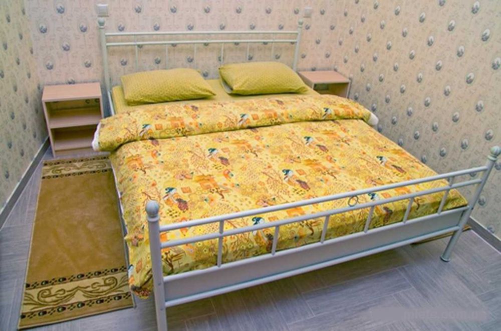 Центр Києва вул. Софіївська, 1