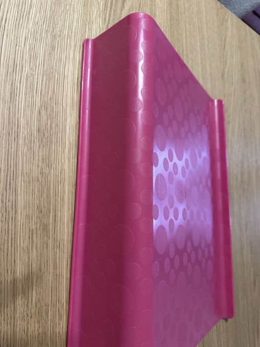 Podkladka pod laptopa różowa