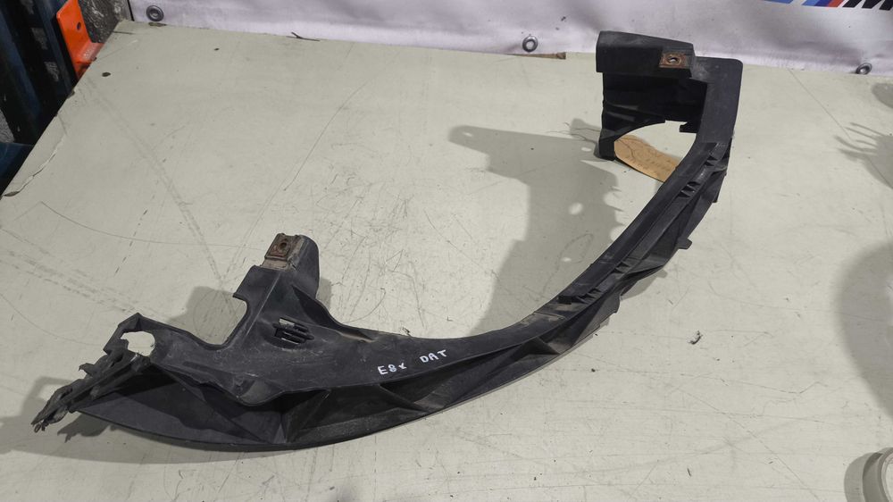 Guia Farol BMW Serie 1 (E81/E82/E87/E88) Direito 7120.824