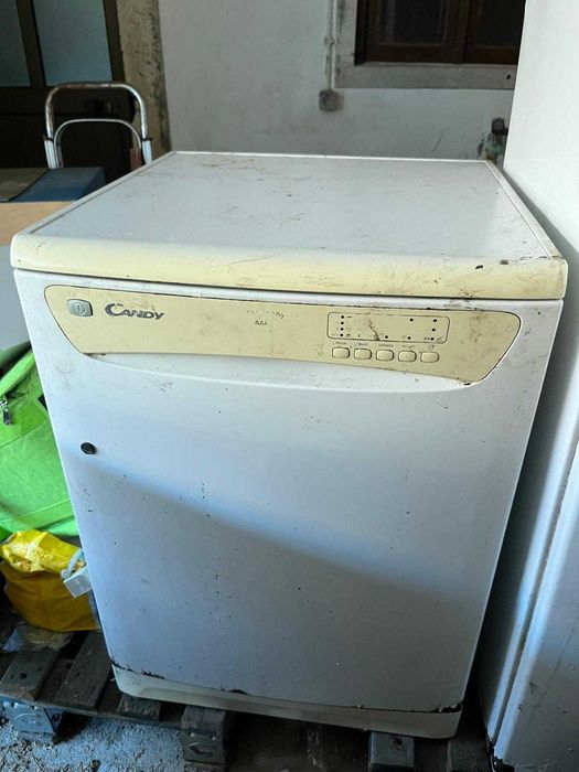 maquina de lavar loica candy precisa de ser lavada