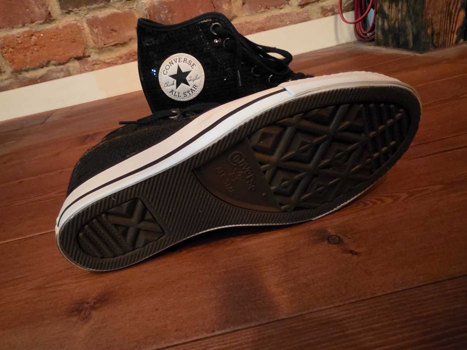 Cekinowe Converse na koturnie 38,5