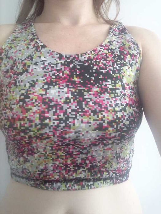 Topy sportowe staniki