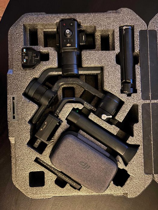 Gimbal Ronin S com engrenagem adicional para foco de objetiva.