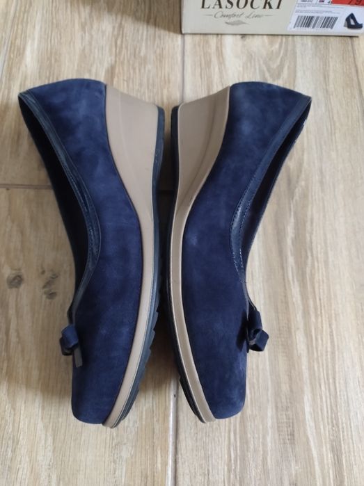 Półbuty na koturnie Lasocki