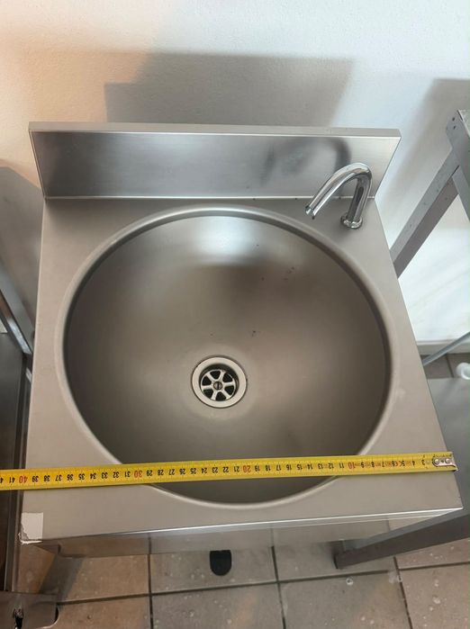Lavatório Profissional em Inox com Pedal