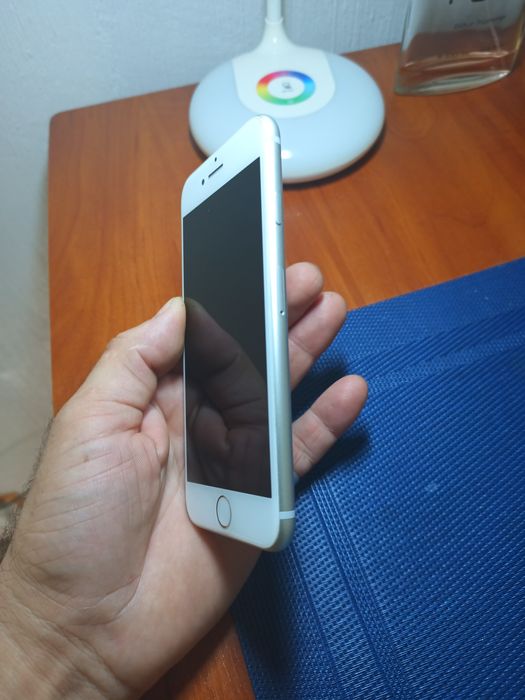 iPhone 8 в отличном состоянии