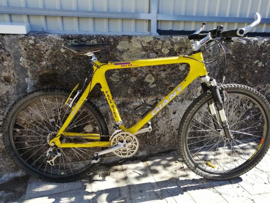 Bicicleta Giant em carbono