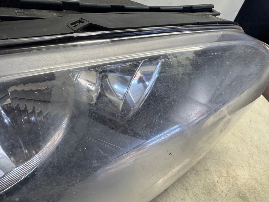 BMW 1 E87 Lampa Prawy Przód 7249650