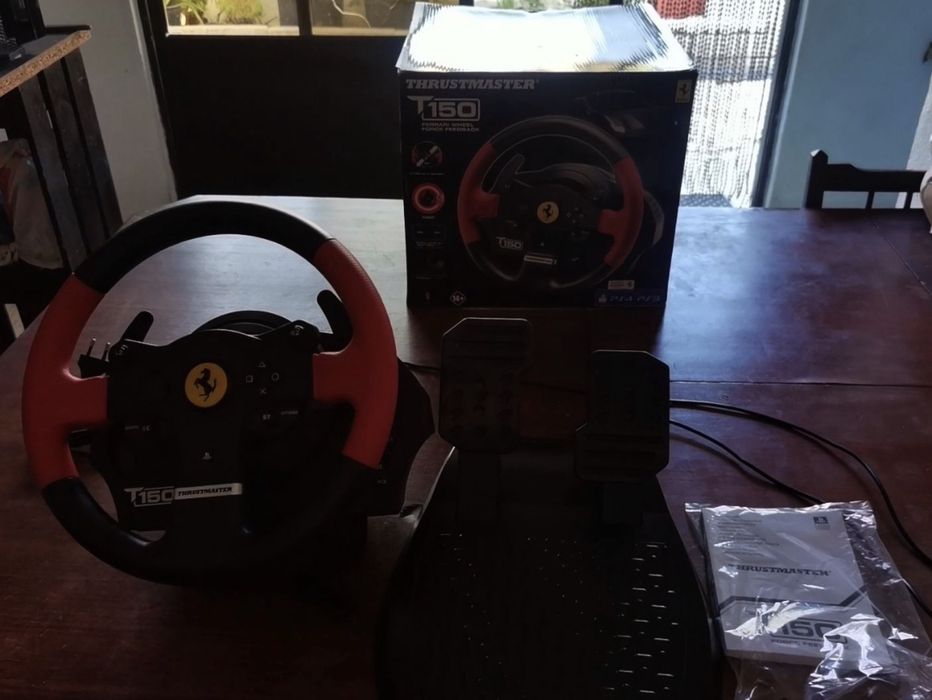 thrustmaster t150 ferrari (volante + pedais) Edição Especial