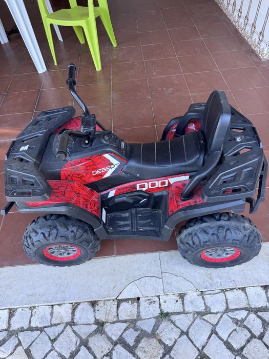 Moto4 criança a bateria