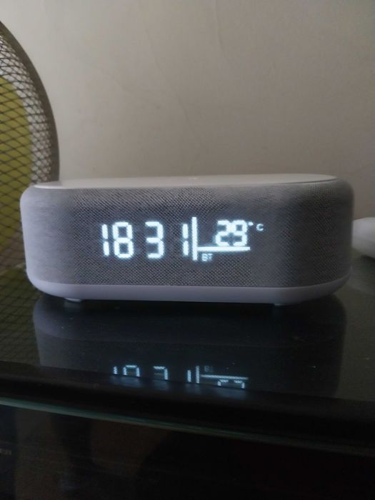 Coluna dupla com ligação bluetooth termómetro e relógio