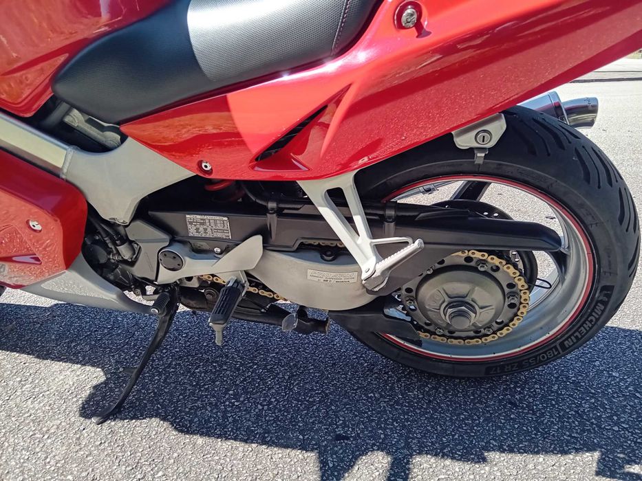 Magnífica Honda VFR 800 Fi