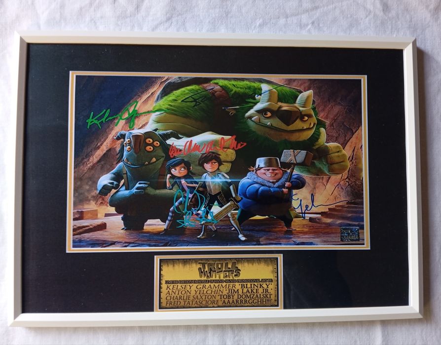 Moldura Série Trollhunters com Autógrafos (A4)