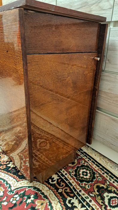 Продам стол.          .