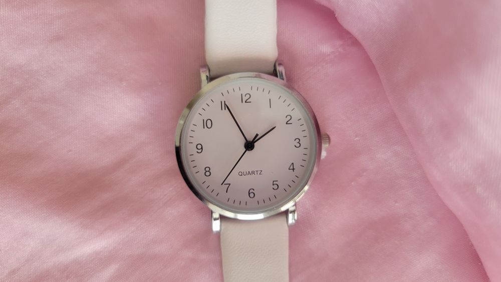 Relógio Quartz Branco