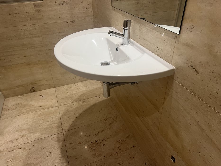 Lavatório Sanindusa + torneira Bruma + cifão + valvula