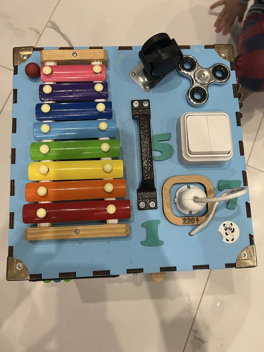 Бізі куб для дитини 30*30*30