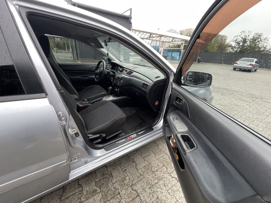 Mitsubishi Lancer 2008 Автомат Газ