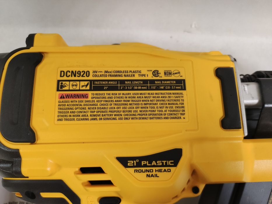 Цвяхозабивний пістолет нейлер DeWALT DCN920B XR 20Vmax кут 21°
