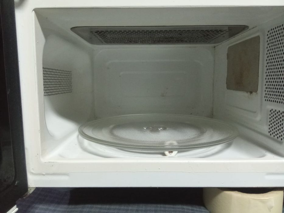 Microndas novo Kuft potente 15eur.