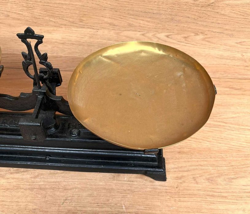 Balança de mesa antiga