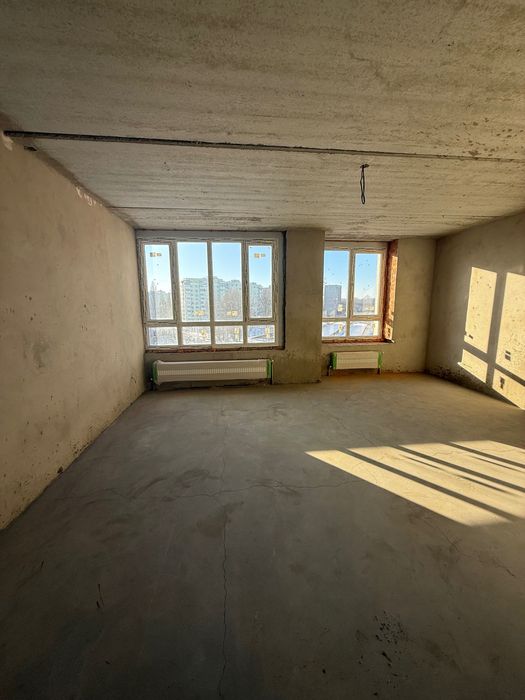 Продам велику 2к квартиру. Лушпи. Новобудова. Еверест