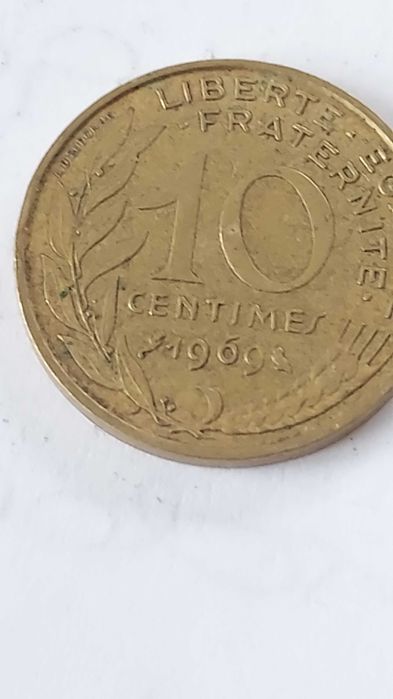 Moeda muito antiga francesa